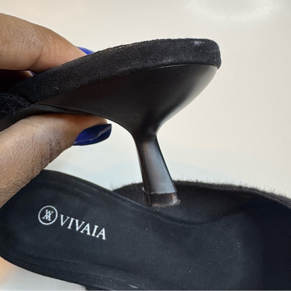 VIVAIA Pointed Toe Black Fuzzy Heeled Mules - Picture 8 of 9